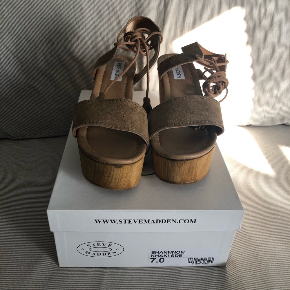 Steve Madden platform sandals